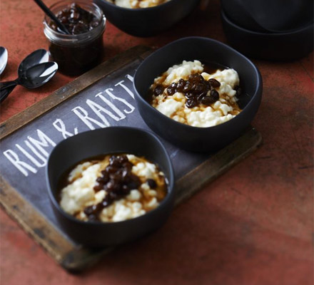 Chilled rum & raisin rice pudding