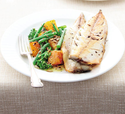 Butternut & broccoli super salad with mackerel