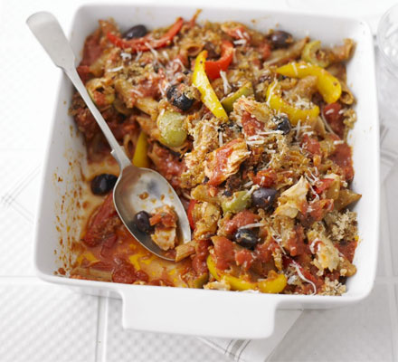 Tuna arrabbiata pasta gratin