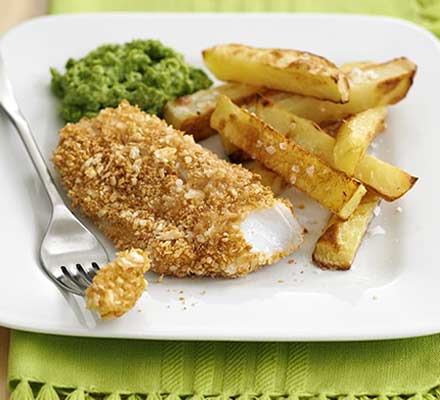 Crispy fish & chips with mushy peas