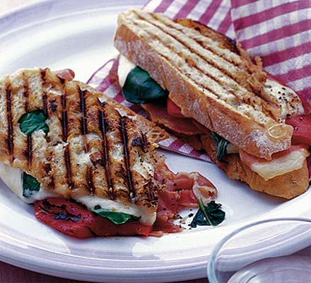 Mozzarella & prosciutto panini