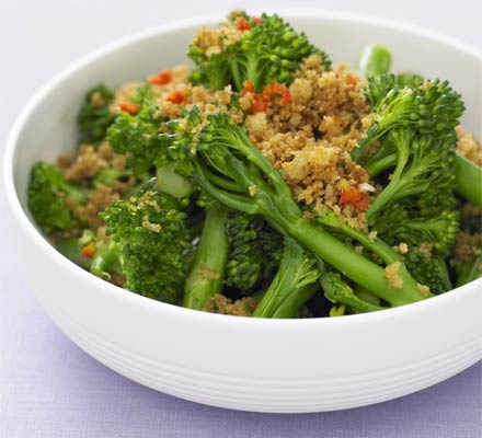 Broccoli with garlic & chilli breadcrumbs