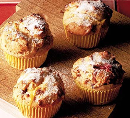 Rhubarb & custard muffins