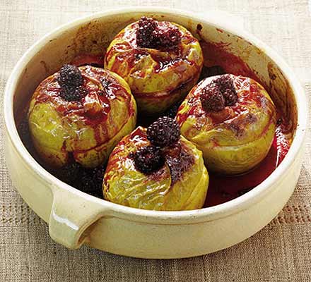 Spiced roasted apples & blackberries