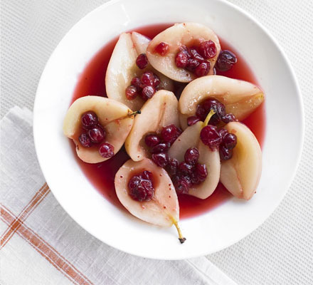 Poached pears in spiced tea