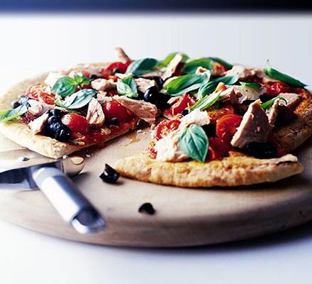 Ten-minute tuna pizza