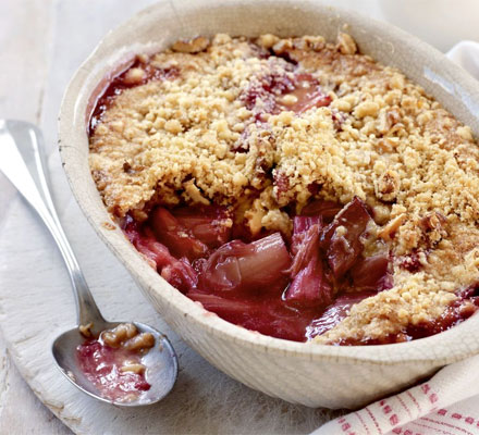 Rhubarb crumble