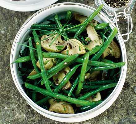 Green beans & mushrooms with tangy soy dressing