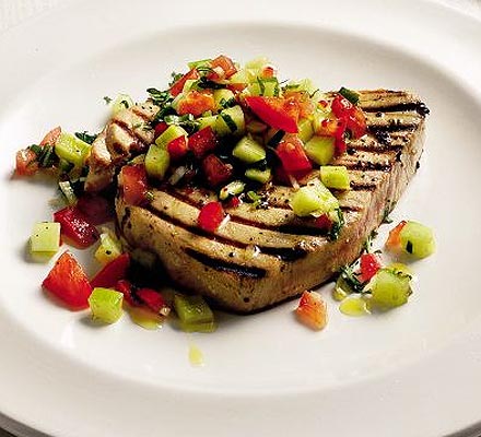 Tuna steaks with cucumber relish