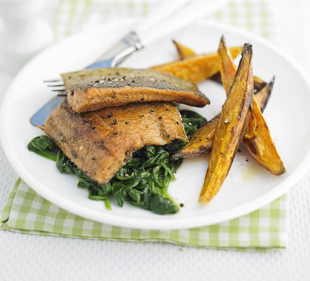 Spiced trout with sweet potato chips