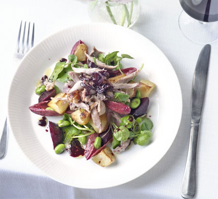 Warm duck salad with Merlot dressing