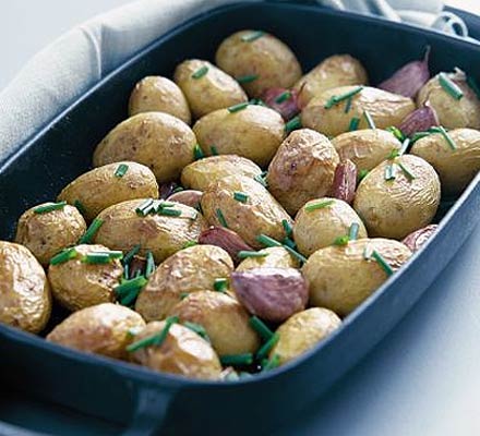 Roasties with garlic & chives