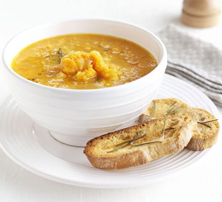 Sweet potato & rosemary soup with garlic toasts