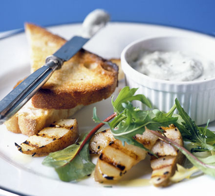 Roquefort toasts with peppered pears