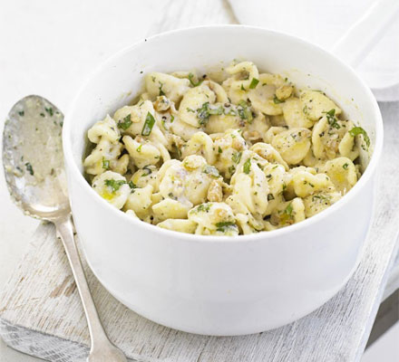 Pasta with creamy walnut pesto