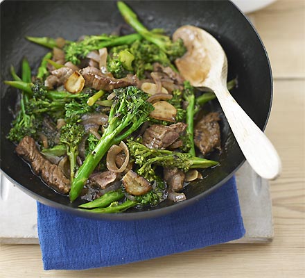 Beef stir-fry with broccoli & oyster sauce