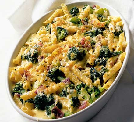 Crusty pasta & broccoli bake