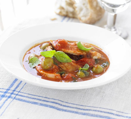 Chicken with tomato & olives