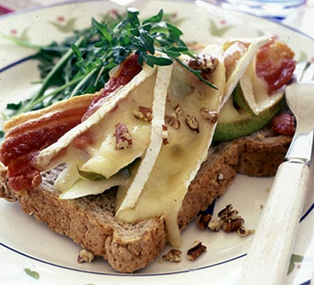 Brie & bacon toasties