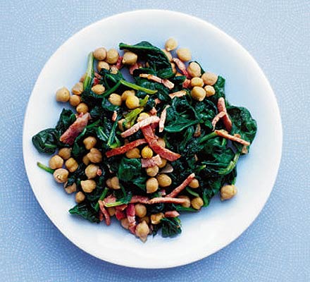 Hot chickpeas with spinach & bacon