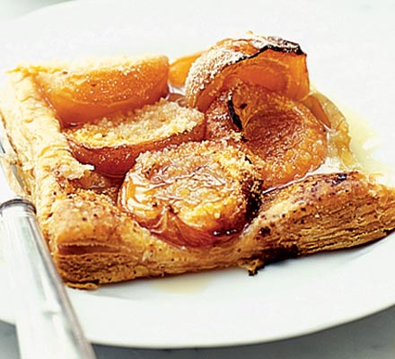 Apricot & almond bistro tart