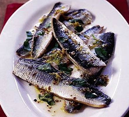 Grilled herrings with mustard & basil dressing