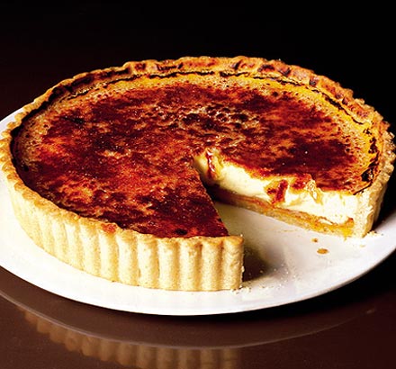 Apricot crème brûlée tart