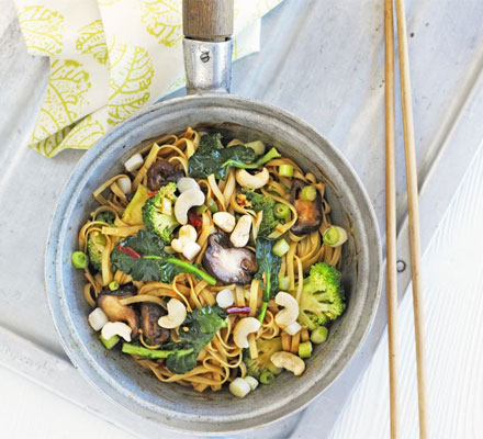 Spicy mushroom & broccoli noodles