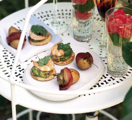 Prawn & guacamole blinis