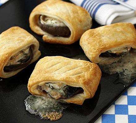 Cheese & thyme wrapped mushrooms