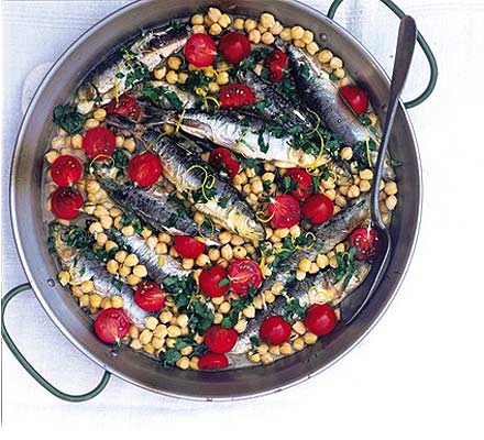 Sardines with chickpeas, lemon & parsley