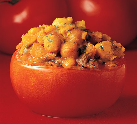Tomatoes stuffed with fruity dhal
