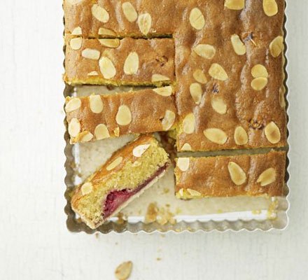 Raspberry Bakewell slice