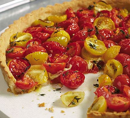 Tomato tart with cheddar crust