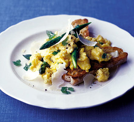 Soft herb scrambled egg with asparagus