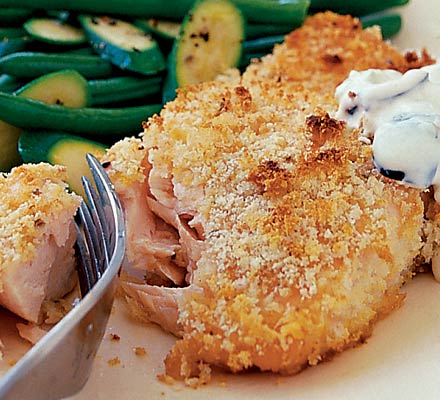 Lemon crusted salmon with herby new potatoes & green beans