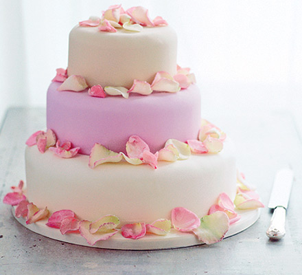Creating your wedding cake