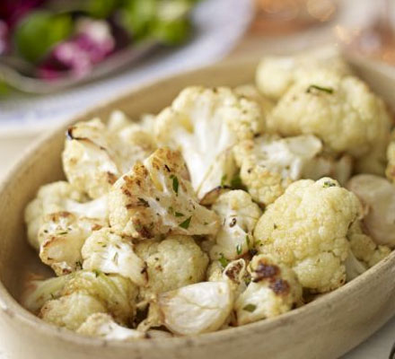 Roasted cauliflower with garlic, bay & lemon