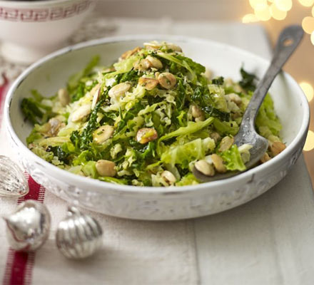 Savoy cabbage with almonds