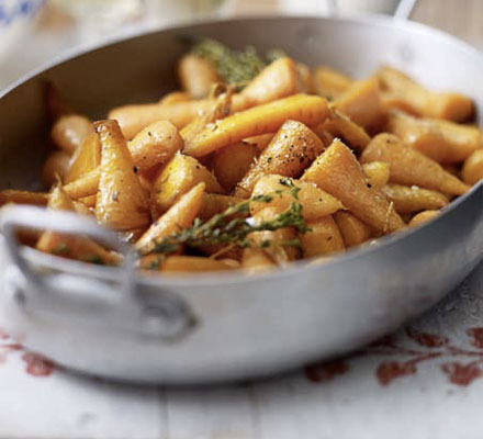 Sticky carrots with thyme & honey