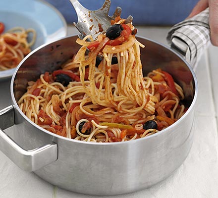 Storecupboard spaghetti puttanesca