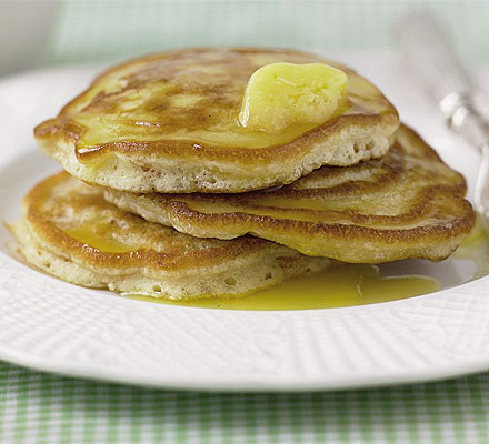 Apricot pancakes with honey butter