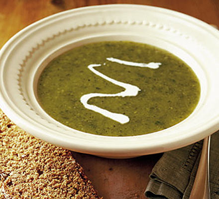 Chilled minty courgette soup