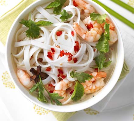 Quick prawn noodle soup