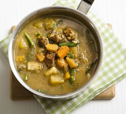 Hearty lamb & barley soup