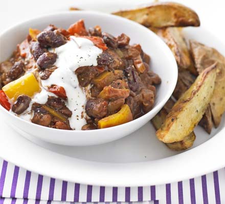 Mixed-bean chilli with wedges