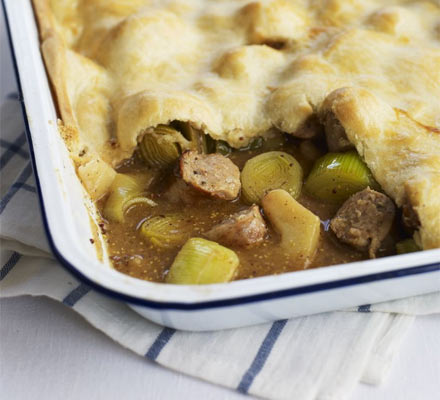 Sausage, apple & leek pie