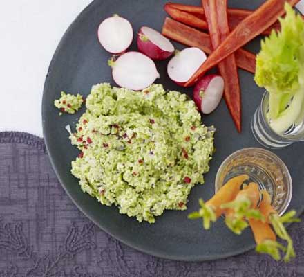 Edamame & chilli dip with crudités