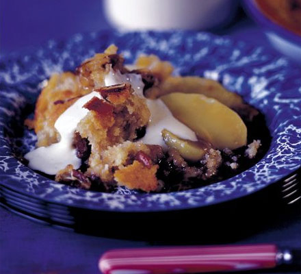 Sticky toffee apple pudding