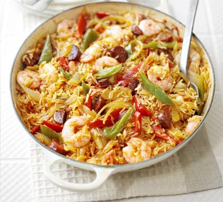 Spanish rice & prawn one-pot